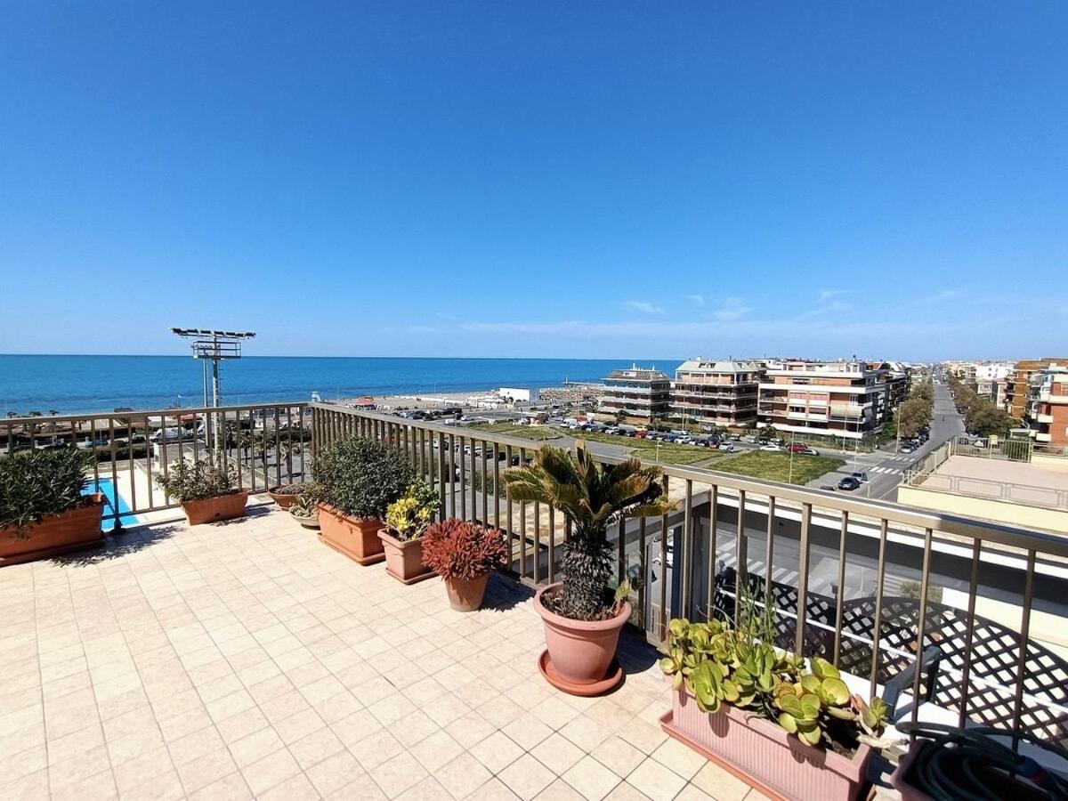 Casa Paradiso Lido di Ostia Exteriör bild